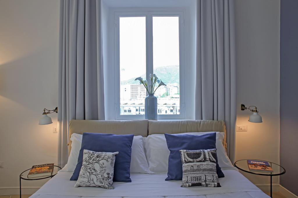 Starhost - Petit B&B Salerno Buitenkant foto